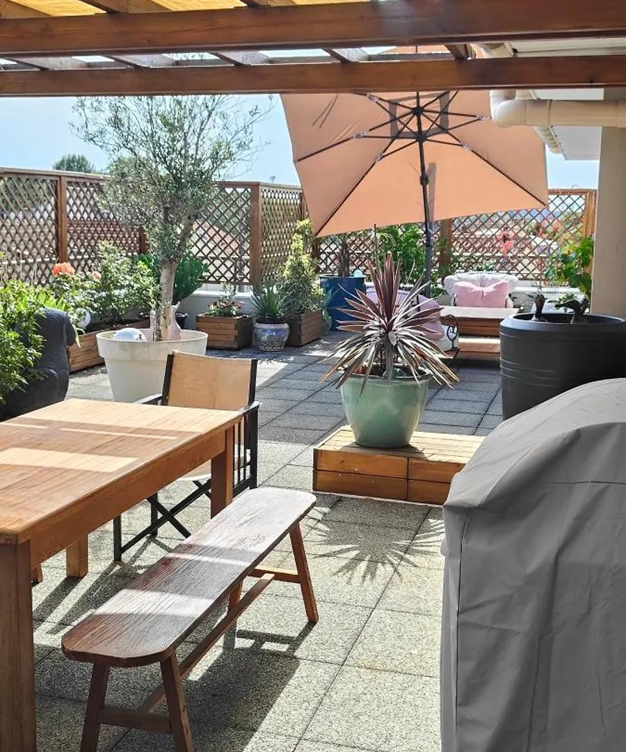 Appartement Avec Grande Terrasse Le Blanc-Mesnil 0*,