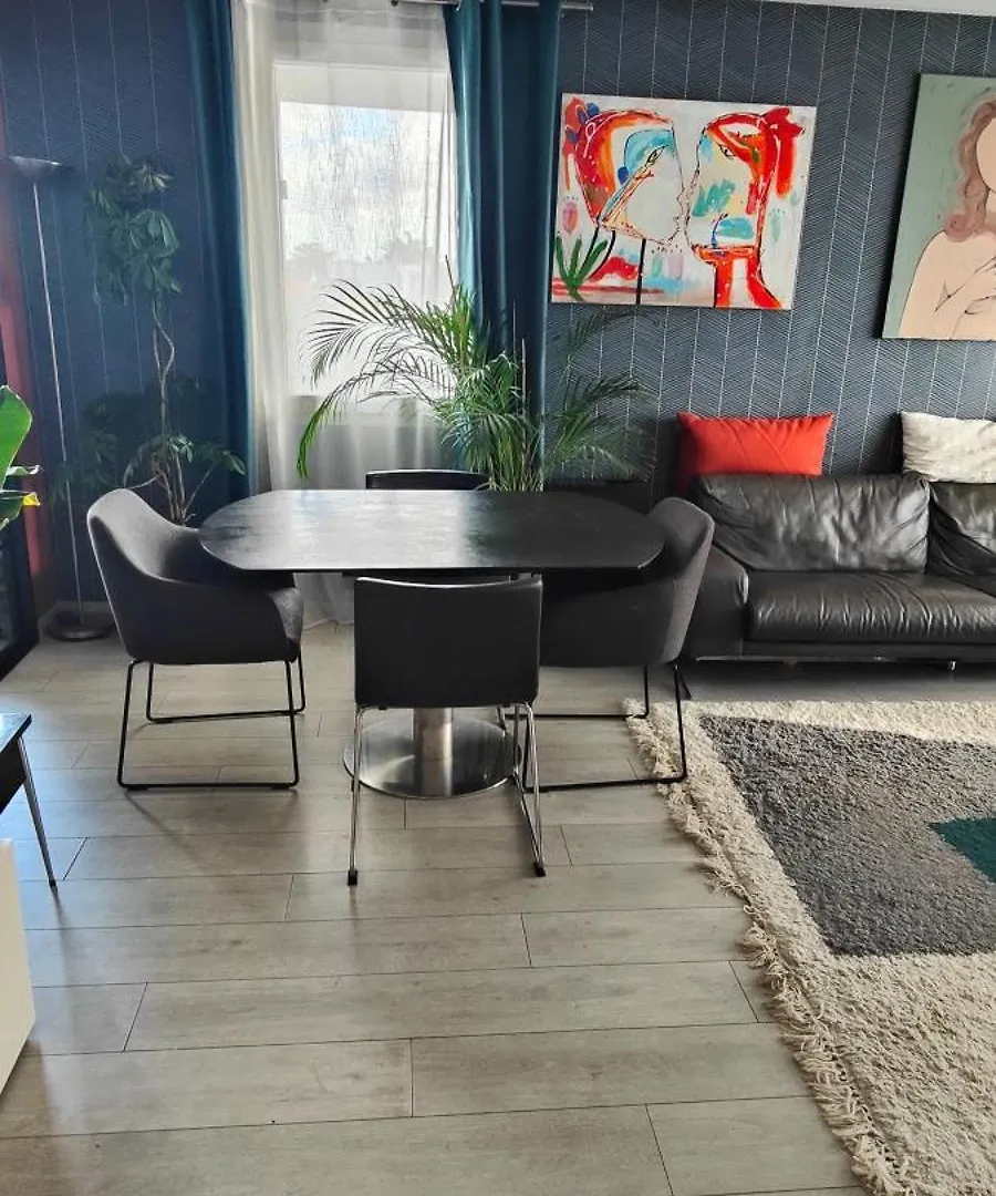 Appartement Avec Grande Terrasse Le Blanc-Mesnil 0*,  France