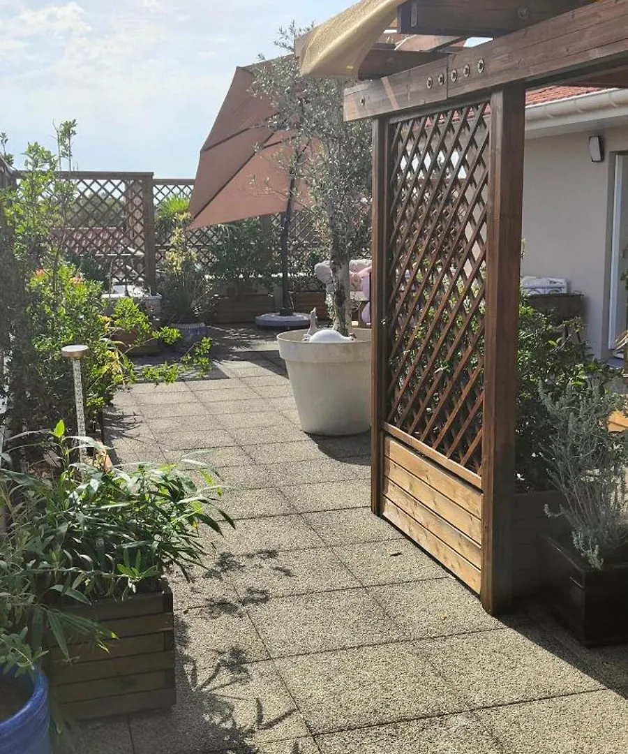 Apartment Appartement Avec Grande Terrasse Le Blanc-Mesnil France